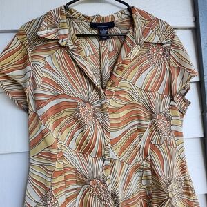 Jones Wear Size 12 Retro Print Short Sleeve Button Front Top